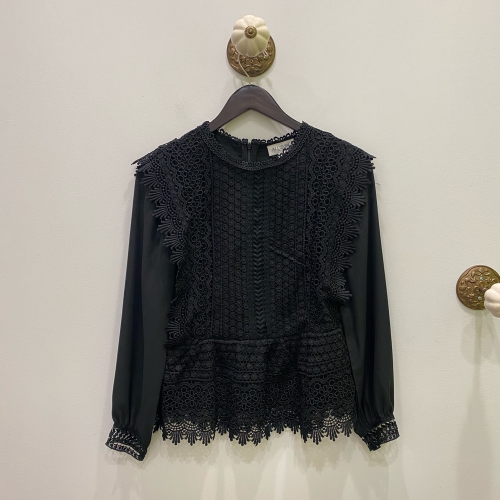 Allison Lace top in Black